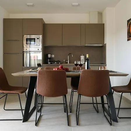 Dora Fuer 4 Personen Und 1 Kind Apartment Pula